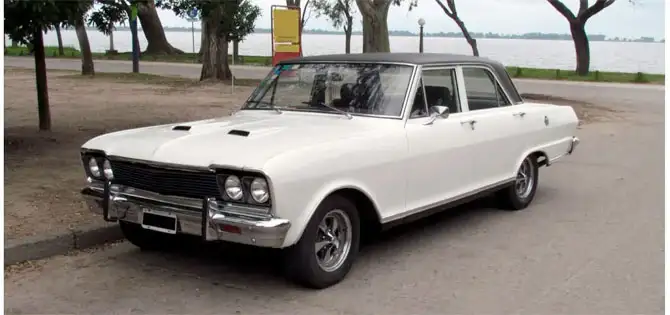 Weißer Oldtimer – beispielhaftes Ankaufsfahrzeug in Stockach